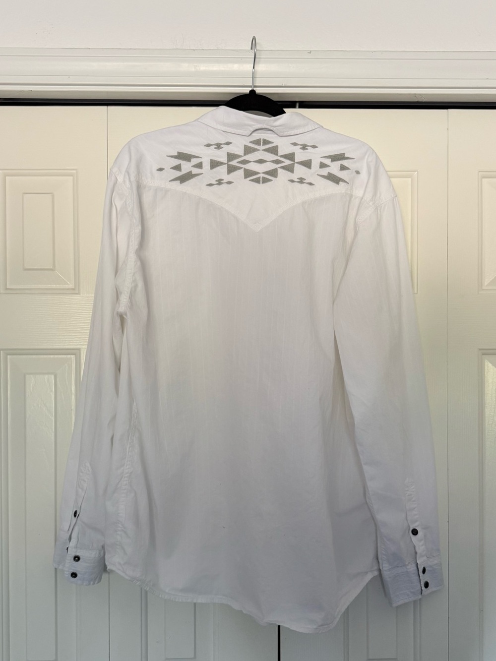 Men's White Long-Sleeve Dress Shirt with Shoulder Accent #0081 - Picture 3 of 6